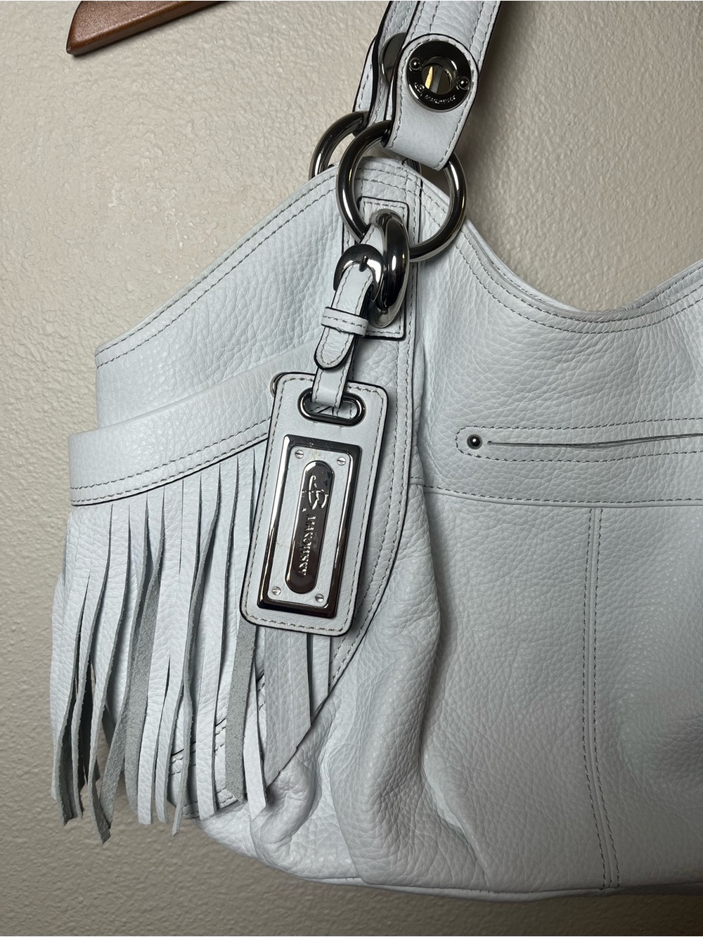 b. makowsky Vintage White Leather Fringe Shoulder Bag with Silver Hardware - Picture 2 of 5